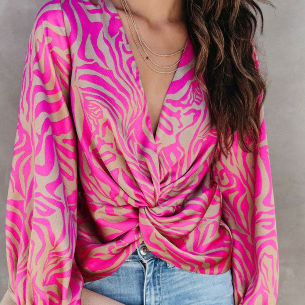 NWOT - Medium - VICI - Printed Twisted Balloon Sleeve Top - Sold Out on VICI